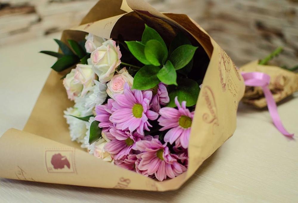 Букет цветов из: Розы и Хризантемы в Тумботино