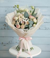Букет Сказочное воображение в Тумботино Букет цветов из:  Розы и Лизиантусы в Тумботино