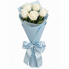 Букет 5 Белых роз Проуд в Тумботино