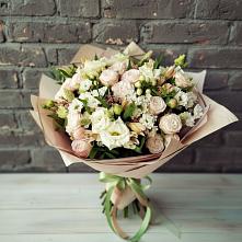 Букет нежное ассорти в Тумботино Букет цветов из:  Альстромерии, Розы и Хризантемы в Тумботино