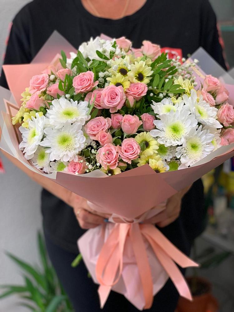 Букет юношеские грезы в Тумботино Букет цветов из: Розы и Хризантемы в Тумботино