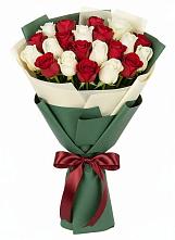 Микс из красных и белых роз в Тумботино Букет Микс из красных и белых роз в Тумботино