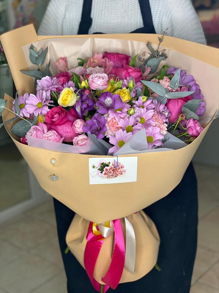 Букет цветов из: Хризантемы, Гвоздики и Альстромерии в Тумботино