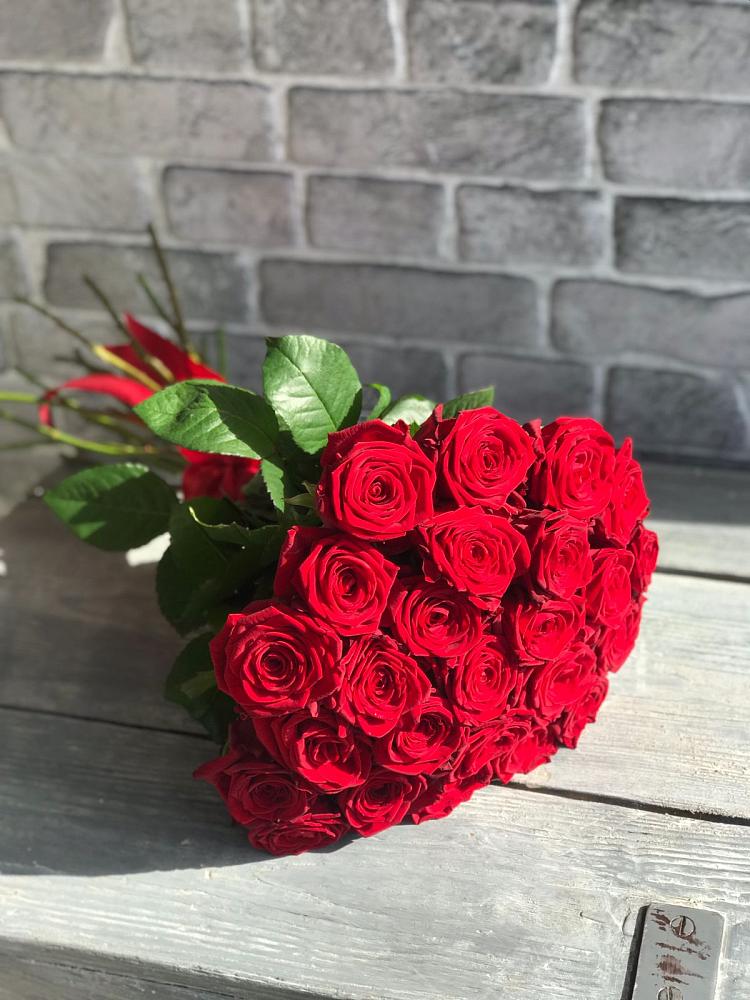 Красные розы Фридом в Тумботино Букет Красные розы Фридом в Тумботино
