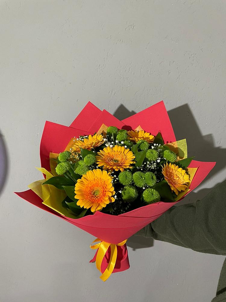 Букет восход солнца в Тумботино Букет цветов из: Герберы и Хризантемы в Тумботино