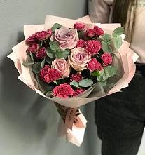 Букет цветов из:  Гвоздики и Розы в Тумботино