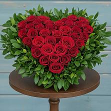 Композиция Сердце в любви в Тумботино Цветочная композиция из Розы в виде сердца в Тумботино