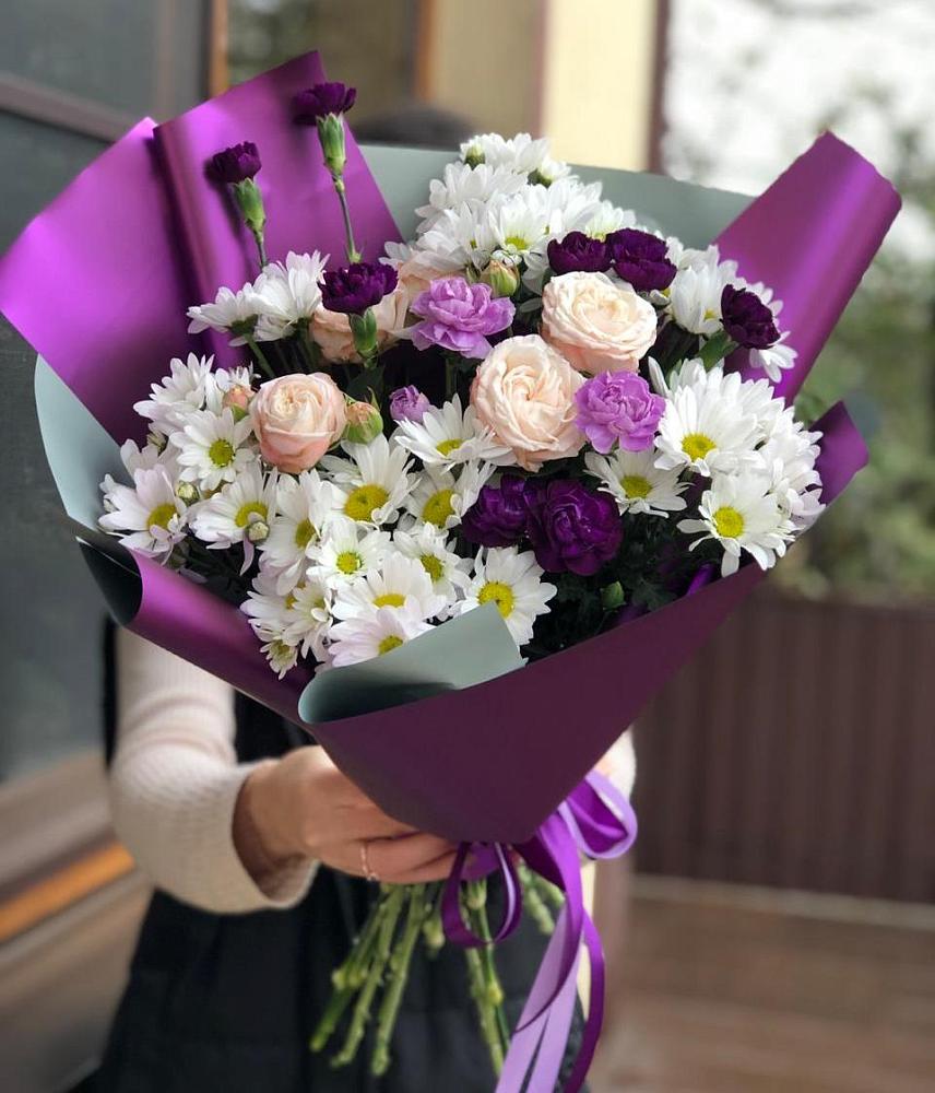 Букет цветов из: Хризантемы, Гвоздики и Розы в Тумботино