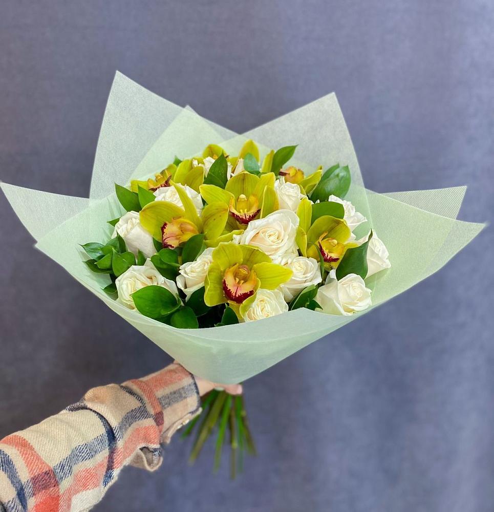 Букет лимончелло в Тумботино Букет цветов из: Орхидеи и Розы в Тумботино