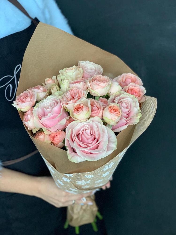 Букет цветов из: Хризантемы и Розы в Тумботино