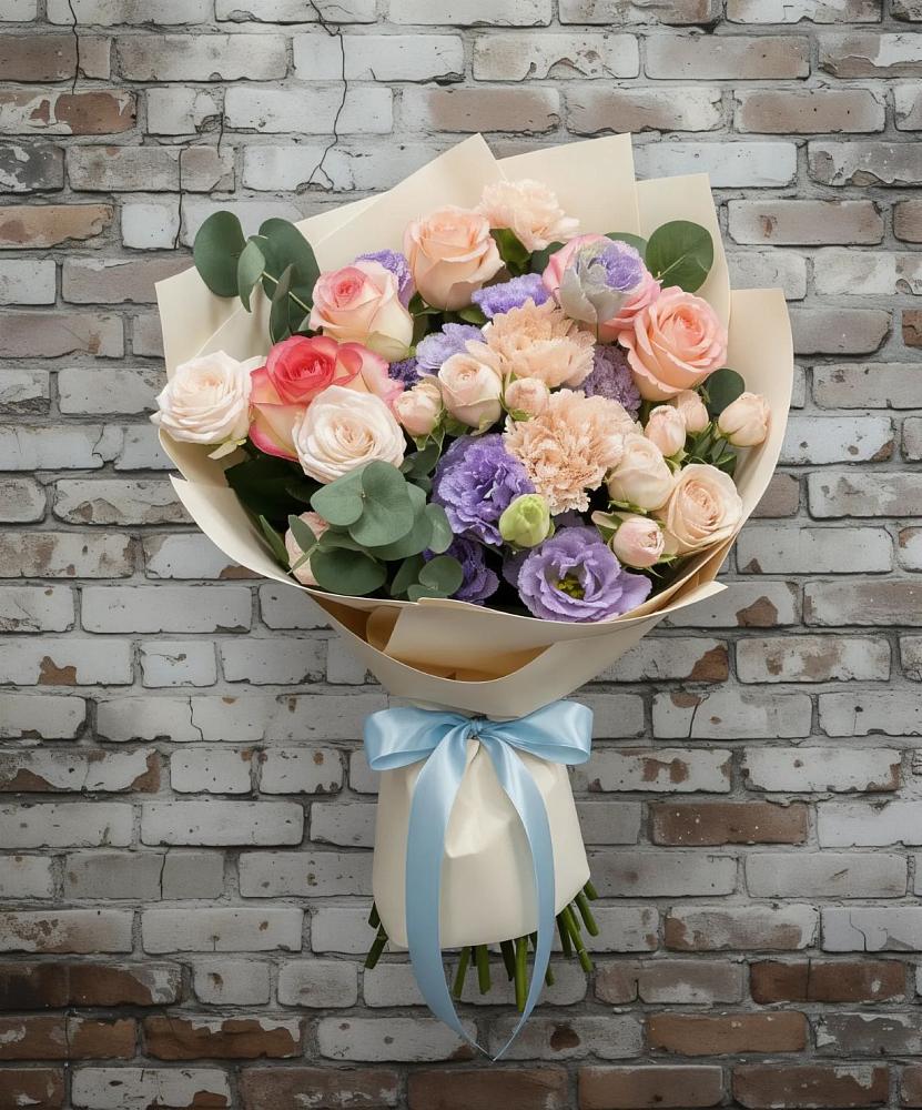 Букет цветов из: Розы, Лизиантусы и Гвоздики в Тумботино