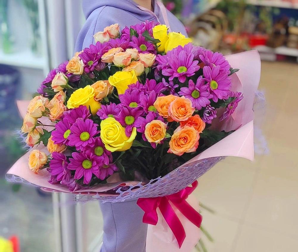 Букет цветов из: Хризантемы и Розы в Тумботино