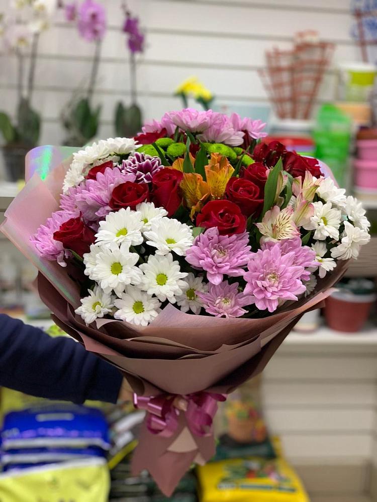 Букет салют цветов в Тумботино Букет цветов из: Розы, Хризантемы и Альстромерии в Тумботино