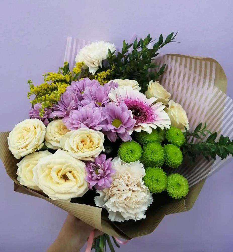 Букет цветов из: Хризантемы, Розы, Гвоздики и Герберы в Тумботино