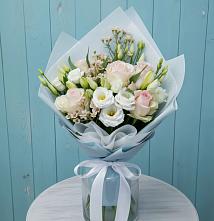 Букет цветов из:  Розы и Лизиантусы в Тумботино