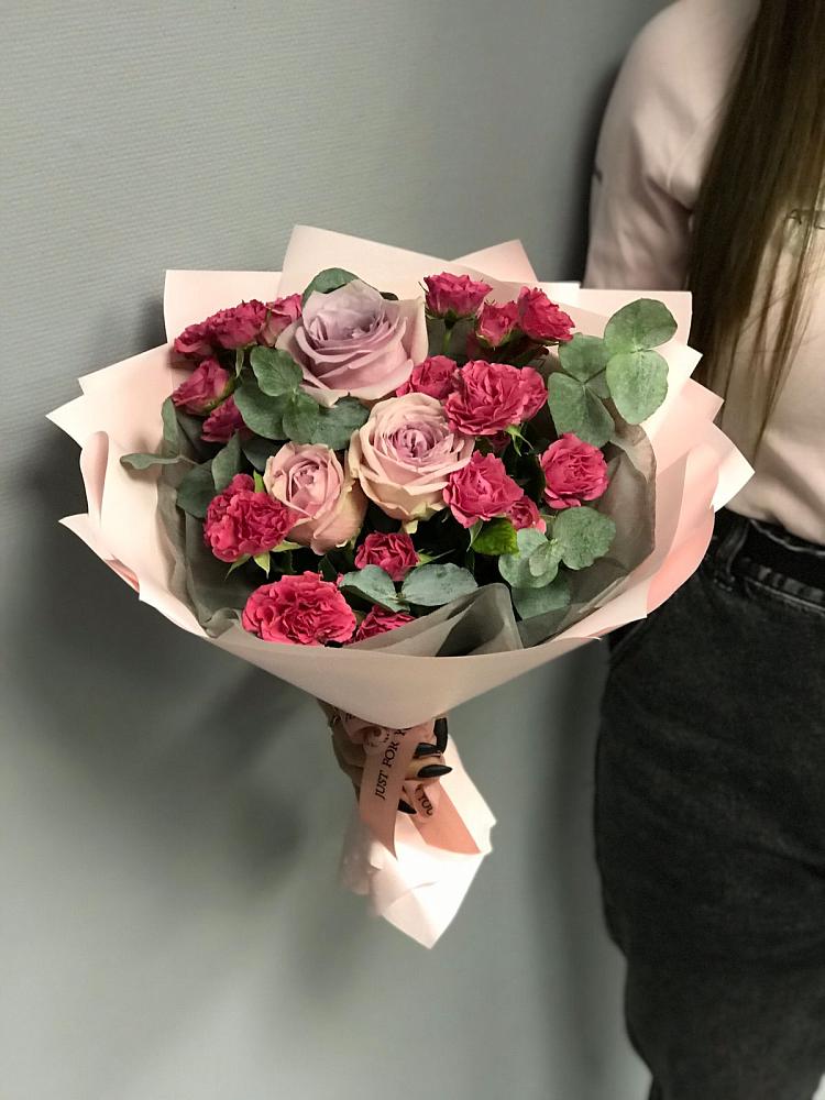 Букет восхищение в Тумботино Букет цветов из: Гвоздики и Розы в Тумботино