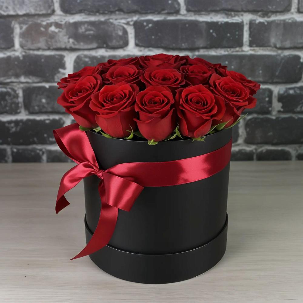 Композиция исключительность в Тумботино Цветочная композиция из Розы в шляпной коробке в Тумботино