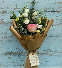Букет цветов из:  Розы и Лизиантусы в Тумботино