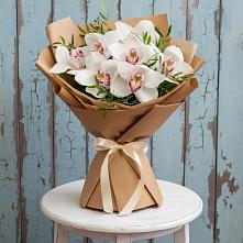 Букет цветов из:  Орхидеи и Розы в Тумботино